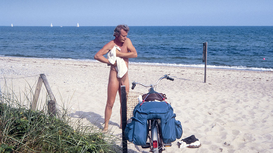 Ostsee 07 - nackt und frei - Fkk-Sport - Nackt-Radfahren